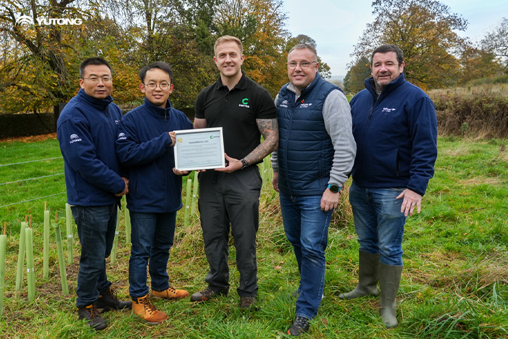 2,000th UK Yutong is FlixBus GT12 for First Bus West of England