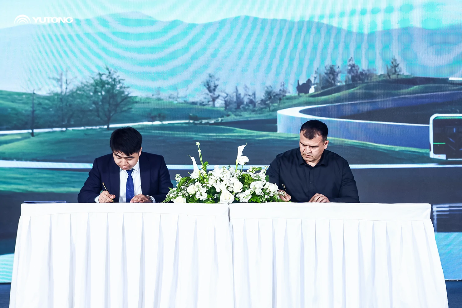 Shared Ecosystem, Shared Future | Yutong Lights Up Central Asias Green Mobility Future with Long-Term Commitment